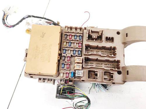 Used Fuse box Fuse box TOYOTA COROLLA Verso (_E12_) 2.0 D-4D (CDE120_, CDE120R) (90 hp) 32945493 32945493