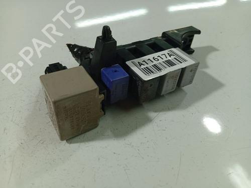 Used Fuse box Fuse box 37512967 37512967