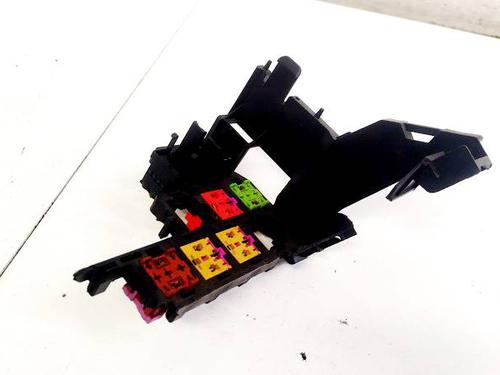 Used Fuse box Fuse box VW GOLF IV (1J1) 1.6 (100 hp) 32623691 32623691