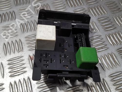 Used Fuse box Fuse box OPEL OMEGA B (V94) 3.0 V6 (F69, M69, P69) (211 hp) 33502352 33502352