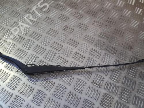 front-windshield-wiper-arm-opel-corsa-d-s07-2006-2007-2008-2009-2010-2011-2012-2013-2014-2015-33493127 main image