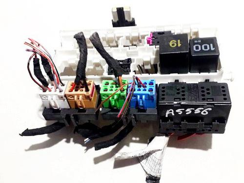 Used Fuse box Fuse box SEAT IBIZA II (6K1) 1.4 i (60 hp) 33527641 33527641