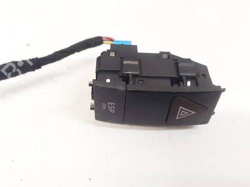 Used Warning switch Warning switch MERCEDES-BENZ C-CLASS (W204) C 200 CDI (204.007, 204.006) (136 hp) 35149560 35149560