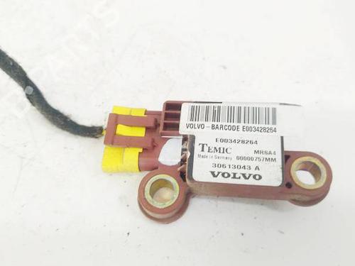 Used Electronic module VOLVO V40 Estate (645) 1.9 DI (102 hp) 32584777