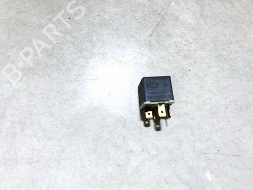 Used Electronic sensor Electronic sensor VW PASSAT B3/B4 Variant (3A5, 35I) 1.9 TDI (90 hp) 33064270 33064270