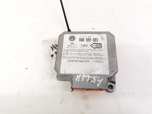 Used ECU airbags ECU airbags VW PASSAT B3/B4 Variant (3A5, 35I) 1.9 TDI (90 hp) 32894738 32894738