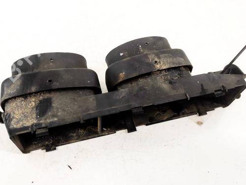 Used Air vent Air vent VW TRANSPORTER T4 Van (70A, 70H, 7DA, 7DH) 2.5 TDI (102 hp) 32956385 32956385