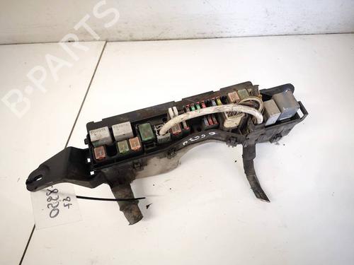 Used Fuse box Fuse box 32937460 32937460