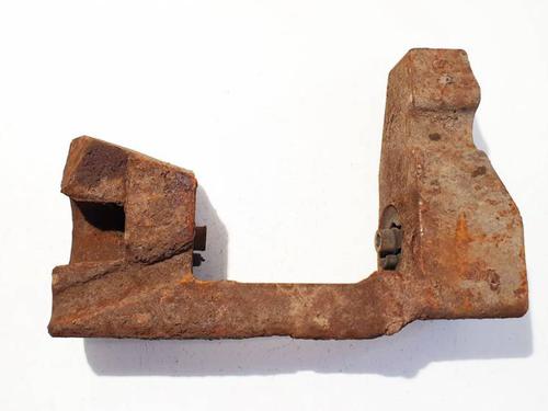 Used Engine mount Engine mount LAND ROVER RANGE ROVER SPORT I (L320) 2.7 D 4x4 (190 hp) 32925940 32925940