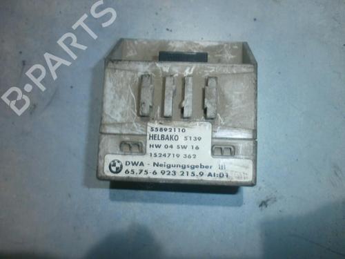 Used Electronic module Electronic module BMW 3 Touring (E46) 320 d (136 hp) 33485581 33485581