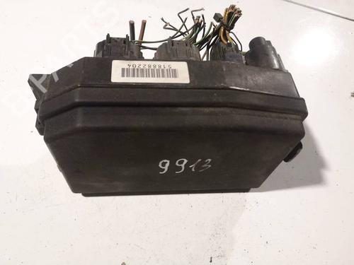 Used Fuse box JAGUAR X-TYPE I (X400) 2.2 D (146 hp) 32579366