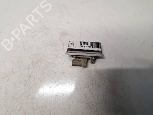 Luz matrícula Luz matrícula TOYOTA COROLLA (_E12_) 1.4 D (NDE120_, NDE120R) (90 hp) 34782665 34782665