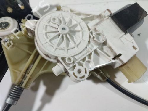 Right front window motor BMW 3 (E90) 325 i | BP34848008E20 - Image 4