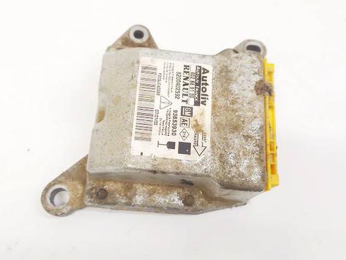 Used ECU airbags RENAULT TRAFIC II Bus (JL) 1.9 dCI 100 (JL0C, JL0K) (101 hp) 32618359