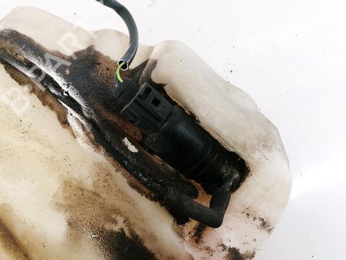 washer-pump-vw-passat-b5-variant-3b5-1997-1998-1999-2000-2001-35557625 main image