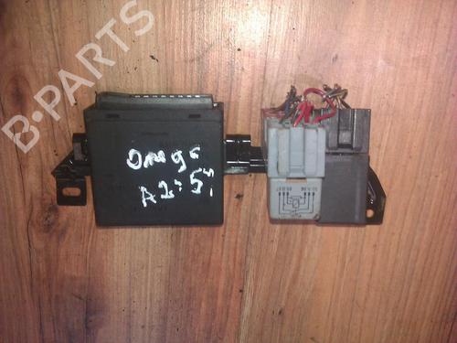 Used Fuse box Fuse box OPEL OMEGA B (V94) 2.0 16V (F69, M69, P69) (136 hp) 33502377 33502377