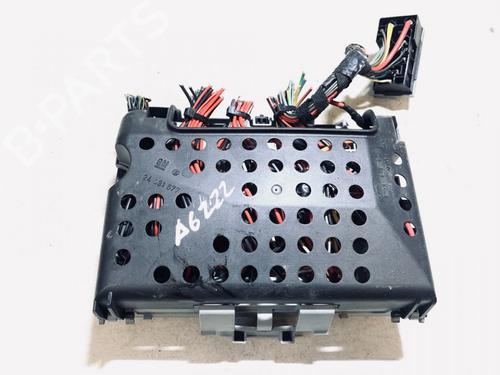 fuse-box-opel-zafira-a-mpv-t98-1999-2000-2001-2002-2003-2004-2005-2006-33070379 main image