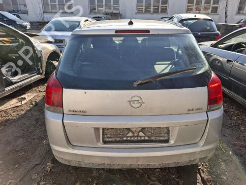 Fuse box OPEL SIGNUM Hatchback (Z03) 2.2 DTI (F48) | BP32585684E1