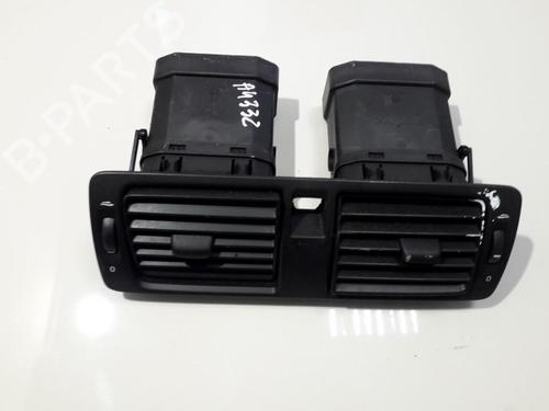 Used Air vent Air vent MITSUBISHI GRANDIS (NA_W) 2.0 DI-D (NA8W) (136 hp) 33504925 33504925
