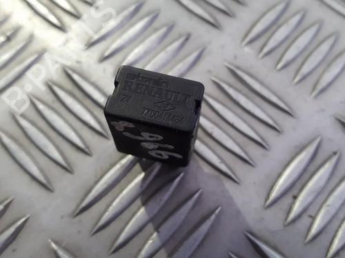 Used Electronic sensor Electronic sensor RENAULT MEGANE II (BM0/1_, CM0/1_) 1.6 16V (112 hp) 33493864 33493864