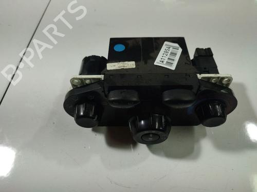 Used Climate control Climate control HYUNDAI SANTA FÉ I (SM) 2.4 16V (146 hp) 34798265 34798265