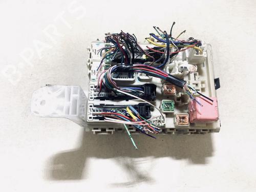 Used Fuse box Fuse box TOYOTA AVENSIS Saloon (_T27_) 2.0 D-4D (ADT270_, ADT270R) (126 hp) 33070826 33070826
