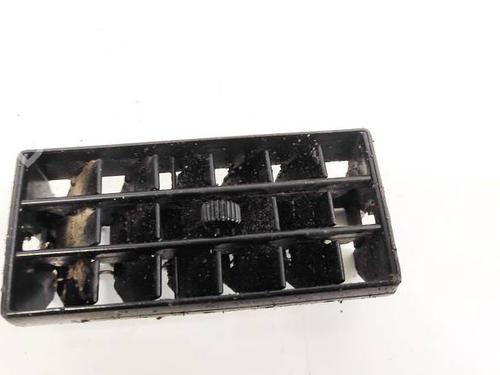 Used Air vent Air vent VW TRANSPORTER T4 Van (70A, 70H, 7DA, 7DH) 2.4 D (78 hp) 32941752 32941752