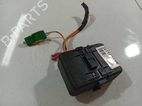 fuse-box-renault-clio-iii-br01-cr01-2005-2006-2007-2008-2009-2010-2011-2012-2013-2014-32541804 main image