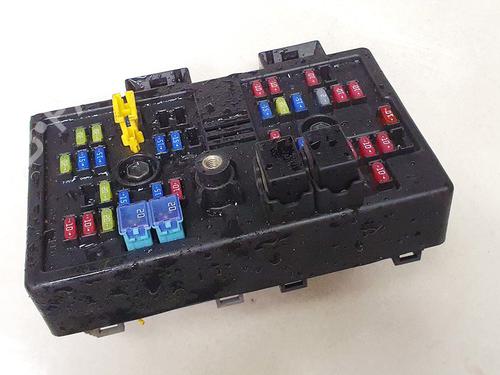 Used Fuse box CHEVROLET CAPTIVA (C100, C140) 2.0 D (150 hp) 33103864
