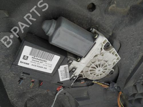 Used Right front window motor Right front window motor 35629415 35629415
