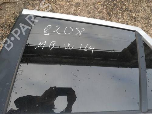 Used Rear left door window Rear left door window 35361875 35361875