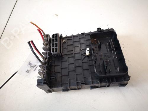 Used Fuse box Fuse box VW PASSAT B6 (3C2) 2.0 TDI (140 hp) 32904956 32904956