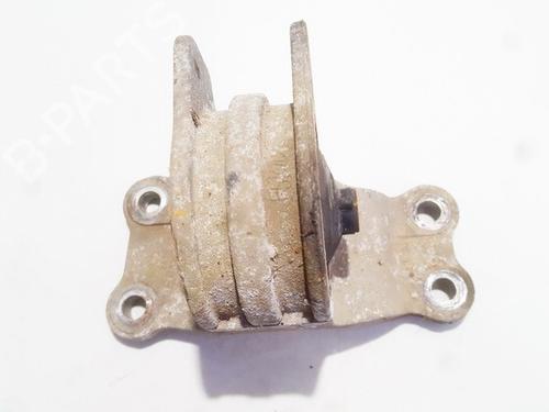 Used Engine mount Engine mount MITSUBISHI SPACE WAGON (N9_W, N8_W) 2.4 GDI (N84W) (150 hp) 33523487 33523487