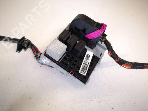 Used Fuse box Fuse box OPEL MERIVA A MPV (X03) 1.7 CDTI (E75) (100 hp) 32572743 32572743