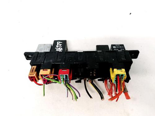 fuse-box-audi-a4-b5-8d2-1994-1995-1996-1997-1998-1999-2000-2001-33069382 main image