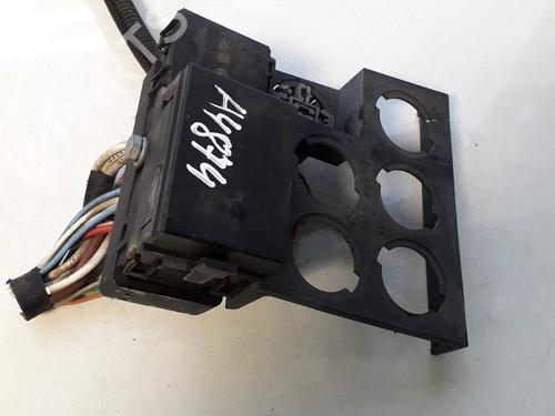 Used Fuse box Fuse box PEUGEOT 306 Hatchback (7A, 7C, N3, N5) 1.4 (75 hp) 33513543 33513543