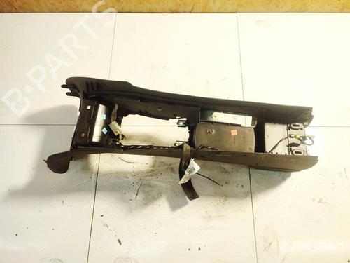 Armlæn Armlæn VOLVO V50 (545) 2.0 D (136 hp) 35055055 35055055