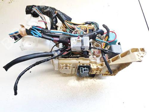 Used Fuse box TOYOTA YARIS (_P9_) 1.4 D-4D (NLP90_, NLP90R) (90 hp) 32597012