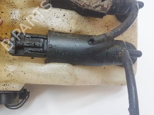 Used Washer pump Washer pump MITSUBISHI CARISMA (DA_) 1.6 (DA1A) (90 hp) 35870153 35870153