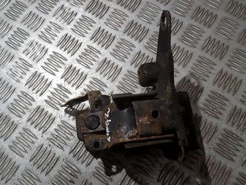 Used Engine mount Engine mount TOYOTA COROLLA Saloon (_E12_) 1.4 D-4D (NDE120_, NDE120R) (90 hp) 33502237 33502237