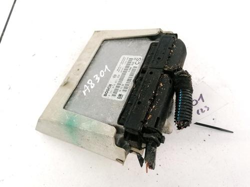 Used Engine control unit (ECU) Engine control unit (ECU) OPEL ZAFIRA A MPV (T98) 2.0 DI 16V (F75) (82 hp) 32913117 32913117