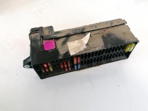 fuse-box-vw-touran-1t1-1t2-2003-2004-2005-2006-2007-2008-2009-2010-2011-32881114 main image