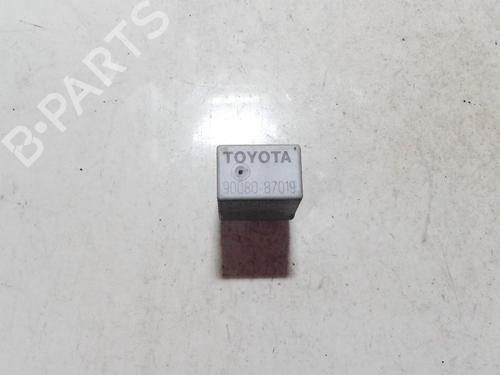Used Electronic sensor Electronic sensor TOYOTA COROLLA Verso (ZER_, ZZE12_, R1_) 2.2 D-4D (AUR10_, AUR10R) (136 hp) 33517258 33517258