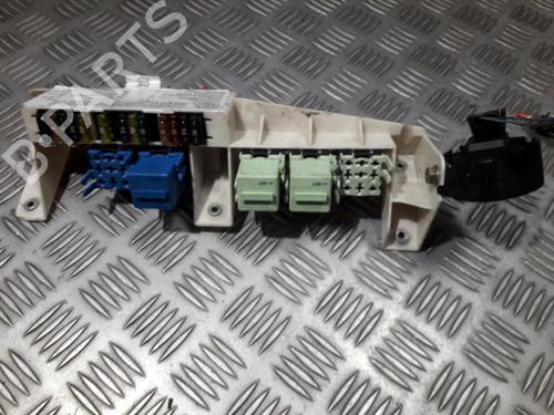fuse-box-bmw-x5-e53-2000-2001-2002-2003-2004-2005-2006-33501840 main image