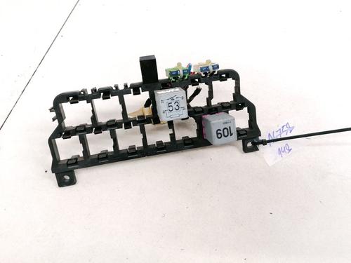 Used Fuse box Fuse box VW GOLF IV (1J1) 1.9 TDI (90 hp) 33082079 33082079