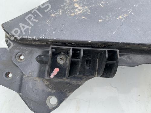 Used Front bumper bracket Front bumper bracket 35625984 35625984
