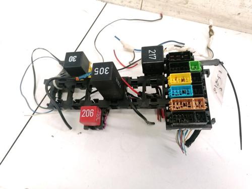 Used Fuse box Fuse box AUDI 80 B4 Saloon (8C2) 2.0 E (115 hp) 32902440 32902440