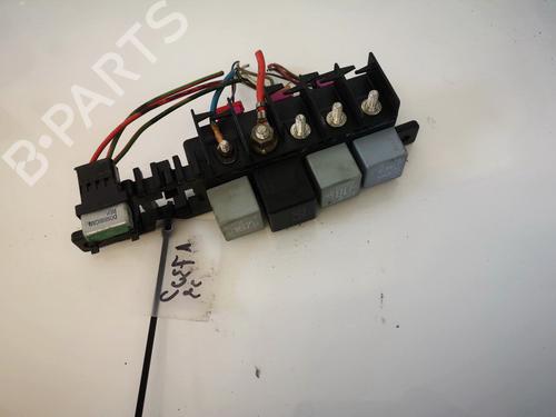 Used Fuse box Fuse box AUDI A3 (8L1) 1.8 (125 hp) 32884743 32884743