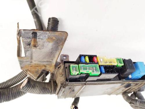 Used Fuse box Fuse box 36829886 36829886