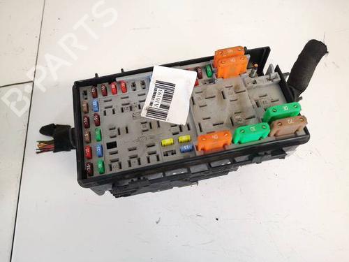 Used Fuse box Fuse box OPEL CORSA D (S07) 1.4 (L08, L68) (90 hp) 32587341 32587341